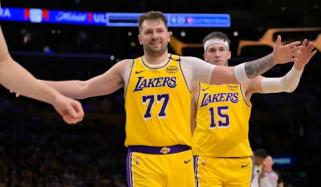 Austin Reaves reacts to Luka Doncic injury after 76ers win