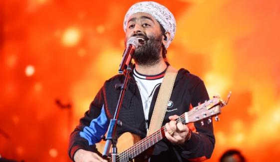 Arijit Singh gives first performance weeks after shocking retirement decision