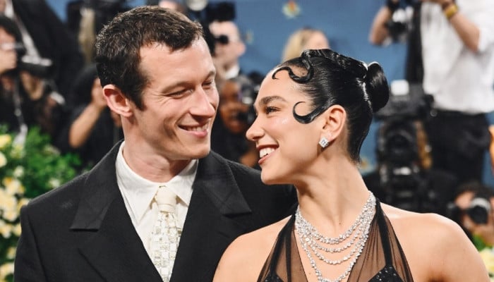 Dua Lipa, Callum Turner's romantic Paris date turns into Paparazzi chaos 