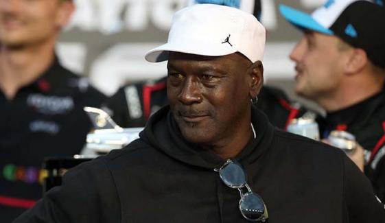 Michael Jordan’s weird Daytona 500 celebration with minor sparks backlash