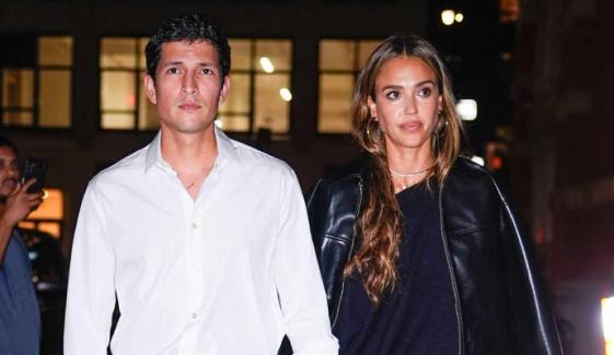 Jessica Alba gets swoon-worthy confession from Danny Ramirez during romantic trip