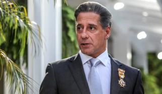 FBI raids LAUSD headquarters, Superintendent Alberto Carvalho's home