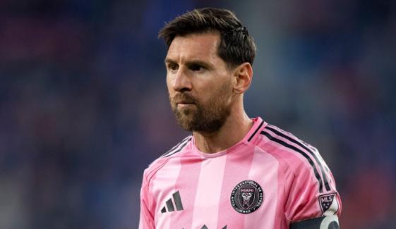 Lionel Messi jumped by fans on pitch in Puerto Rico after game-winning goal