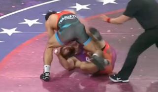 UFC star Arman Tsarukyan attacks opponent Georgio Poullas at RAF 6