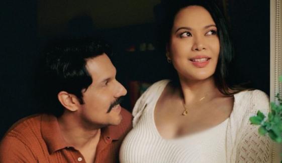 Randeep Hooda, Lin Laishram leave fans in awe with adorable pregnancy photoshoot