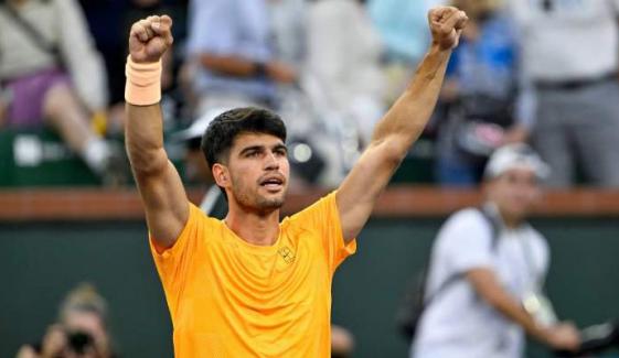 Alcaraz battles back to beat Arthur Rinderknech, remains unbeaten in 2026