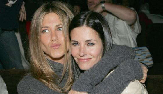 Jennifer Aniston turns hairstylist for BFF Courteney Cox in fun collab: Watch
