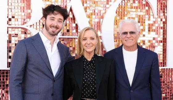 Lisa Kudrow makes family affair of 'The Comeback' premiere night