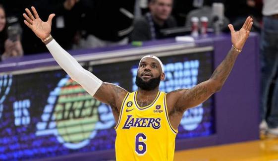 LeBron James achieves historic milestone, sets new all-time record