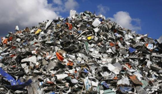 E-waste crisis: Piles of ‘electronic junk’ flood Nigeria with scrap