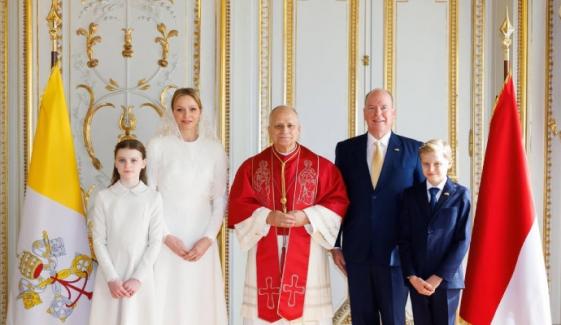 Prince Albert, Princess Charlene light up Monaco to host first Pope in 5 centuries