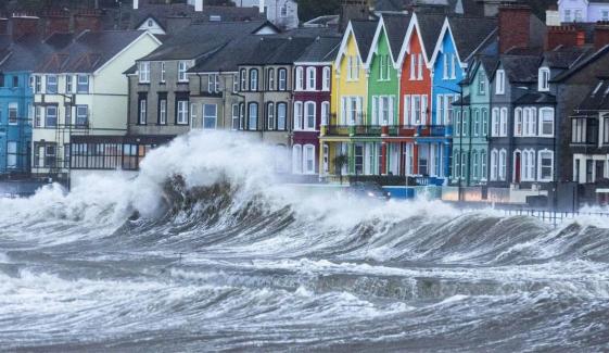 Storm Dave: UK weather warnings for 90mph winds and Easter blizzards