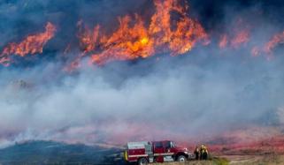 Raging wildfire in Southern California triggers evacuations