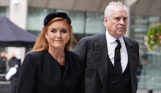 Sarah Ferguson returns home to Andrew in sneaky removal van: Shocking details revealed