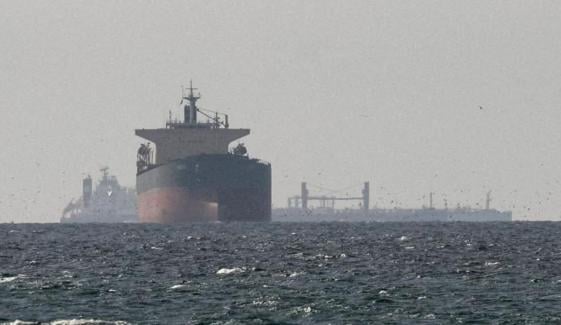 China defies US blockade: Tanker sails through Strait of Hormuz