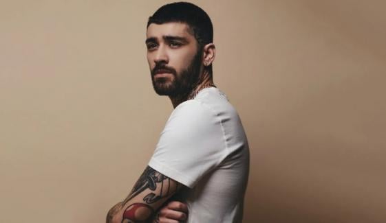 Zayn Malik sparks health fears with hospital selfie on 'Konnakol' release day