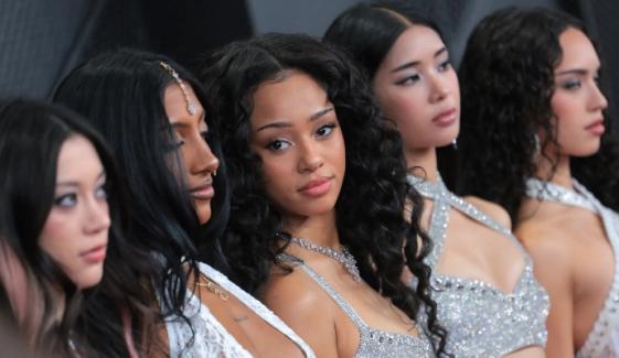 Manon takes Coachella stage without KATSEYE amid exit rumours