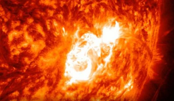 Sun blasts Earth with Twin X-class flares, major radio blackouts reported