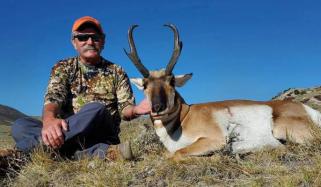 Ernie Dosio: US big-game hunter dies at 75 after elephant attack in Africa