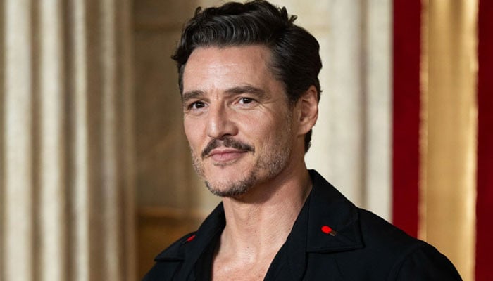 Pedro Pascal tears up during emotional confession at 'Mandalorian' Mexico event