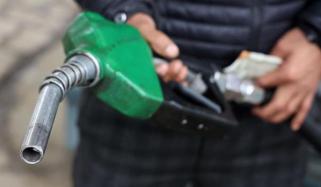 Oil prices surge past $100 as Trump cancels Iran peace talks in Pakistan