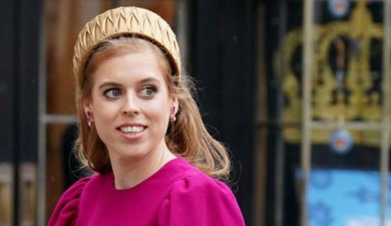 Princess Beatrice seen with heavy suitcases as she leaves UK after big celebration