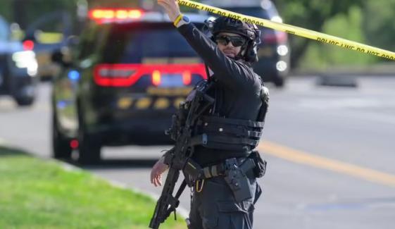 Secret Service shoots armed suspect near White House; Juvenile bystander injured