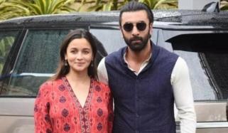 Ranbir Kapoor reacts to paparazzi pressure during outing with Alia Bhatt