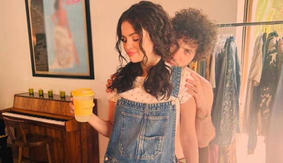 Selena Gomez pens beautiful message after enjoying ‘Life is Short’ with Benny Blanco