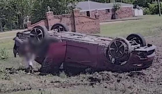 Toddler escapes overturned car following Arkansas police PIT maneuver