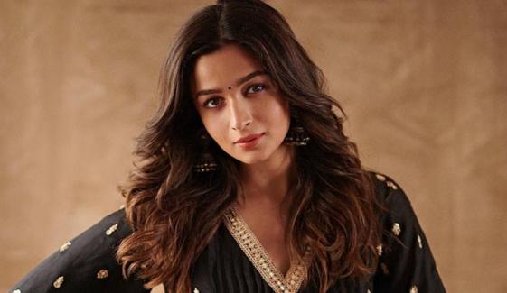Alia Bhatt shocks fans with 3-word explosive response to Cannes troll