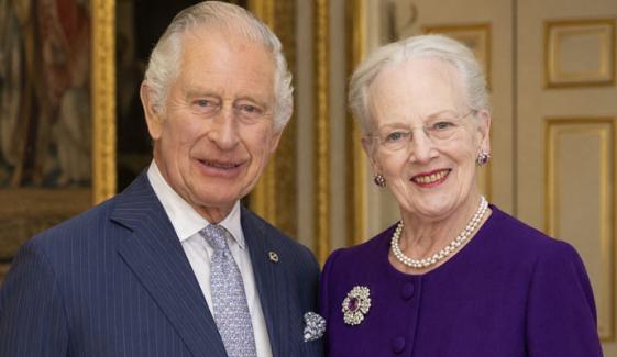 Royal Family issues urgent statement as Queen admits to hospital with 'heart issues' 