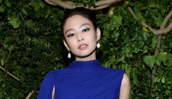BLACKPINK's Jennie breaks silence after explosive mirror controversy