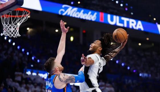 Stephon Castle posterizes Isaiah Hartenstein with ‘dunk of the playoffs’ in Game 2