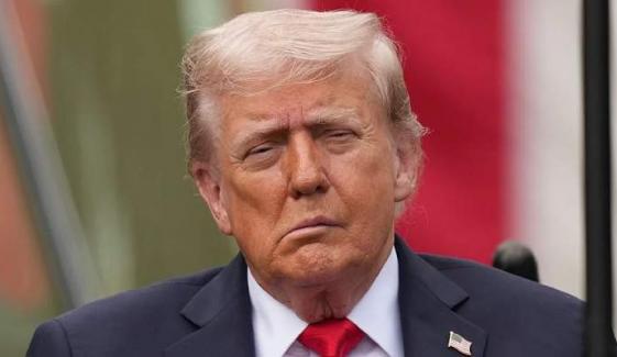 Trump to undergo medical exam at Walter Reed amid renewed health questions