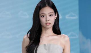 Jennie sparks buzz with unrelease track performance at fashion event: 'queen of kpop'