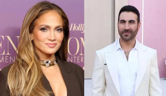 Jennifer Lopez visibly blushes after 'Office Romance' co-star's raunchy confession 