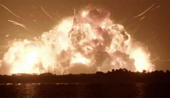 Blue Origin rocket massively explodes during engine-firing test 