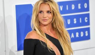 Britney Spears stuns in new hairstyle after troubling year