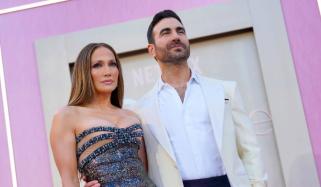 Jennifer Lopez fires back at romance questions about Brett Goldstein 