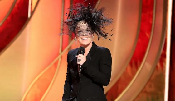 P!nk makes striking entrance in hosting debut at 2026 Tony Awards: Watch