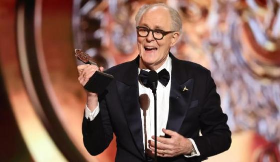 John Lithgow shatters historic Tony Awards record with ‘Giant’ win