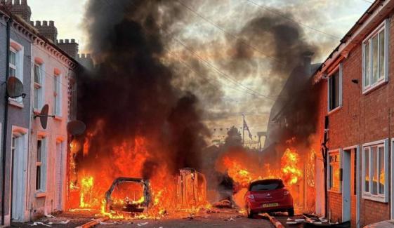 Belfast stabbing: UK leaders call for calm amid violent protests