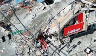 Philippines earthquake: 37 dead, 20,000 displaced after 7.8 quake