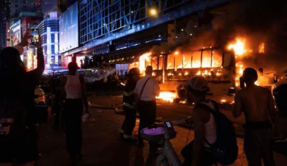 Knicks fans’ celebrations erupt into chaos in Manhattan: Teen shot, buses burned