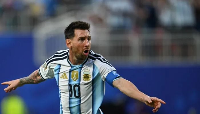 Lionel Messi ties all-time World Cup goal record in hat-trick win