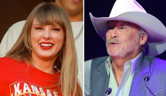 Taylor Swift honors Alan Jackson with special tribute at his farewell concert