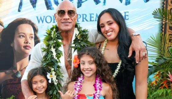 Dwayne Johnson enjoys heartwarming family reunion on 'Moana' premiere