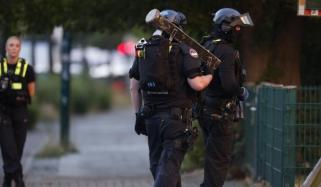 Berlin: Man holds woman hostage in supermarket, police operation underway