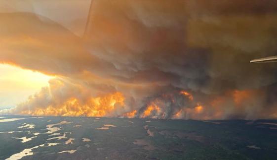 Wildfires smoke spreads across Midwest and East: Health alerts issued